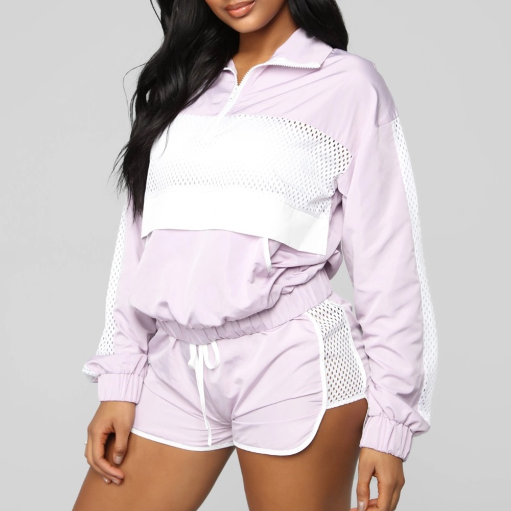 Lavender and white jogger set, MED, NWT